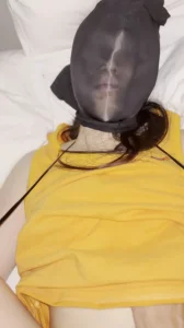 （原创）续集：扣爆黑丝套头母狗，拳交